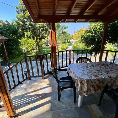 Menelaos Apartment Lefokastro