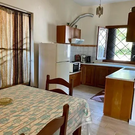 Apartment Menelaos *