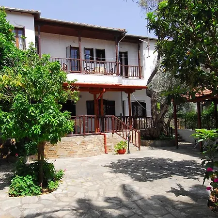 Apartment Menelaos *