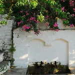 墨涅拉俄斯公寓